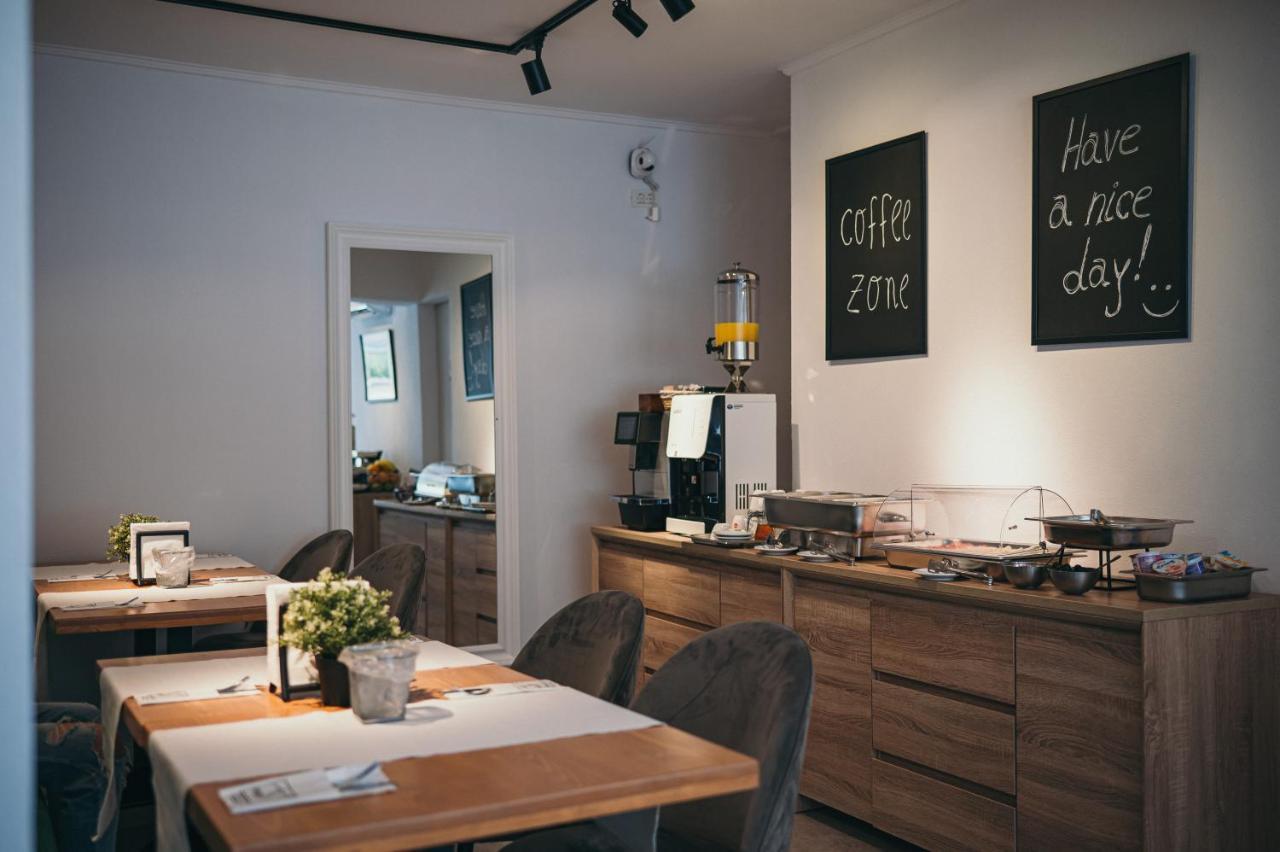 Nest Guesthouse Drobeta Turnu Severin Exterior photo