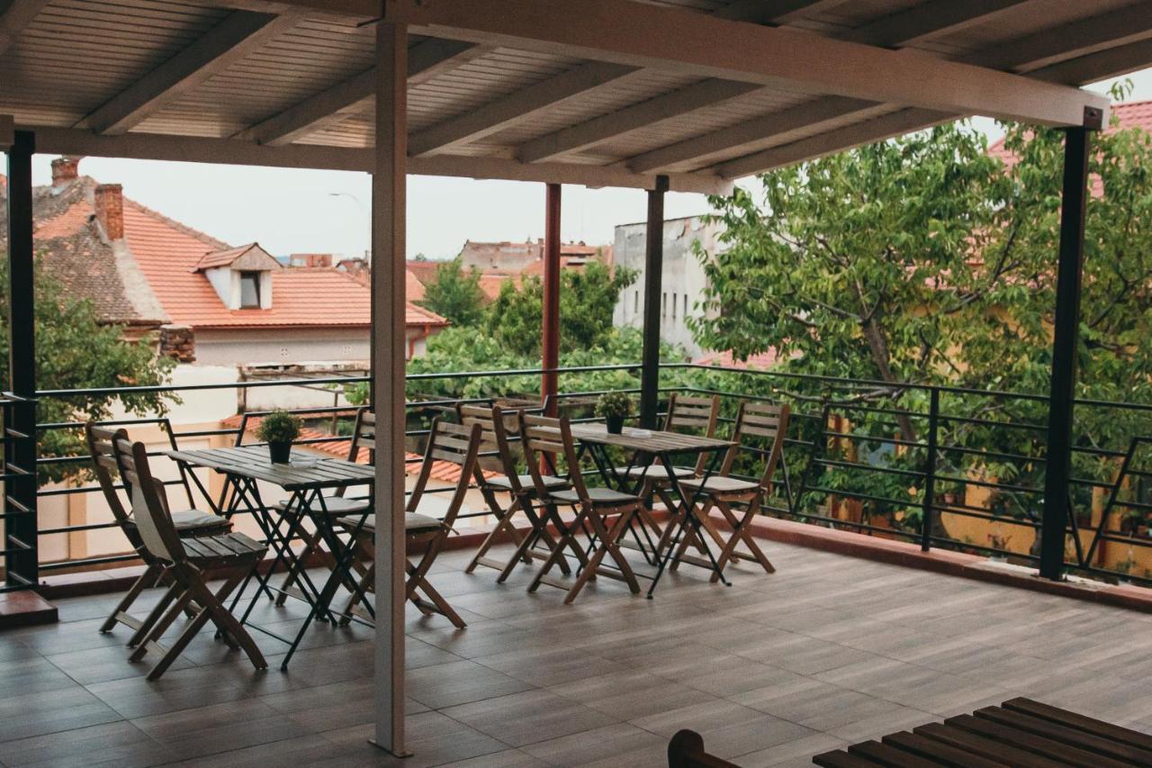 Nest Guesthouse Drobeta Turnu Severin Exterior photo