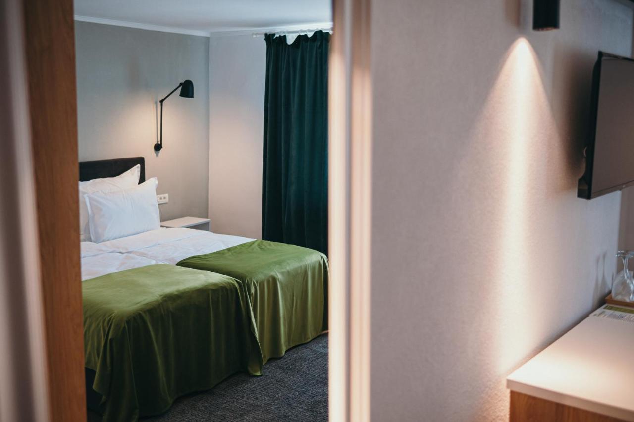 Nest Guesthouse Drobeta Turnu Severin Exterior photo