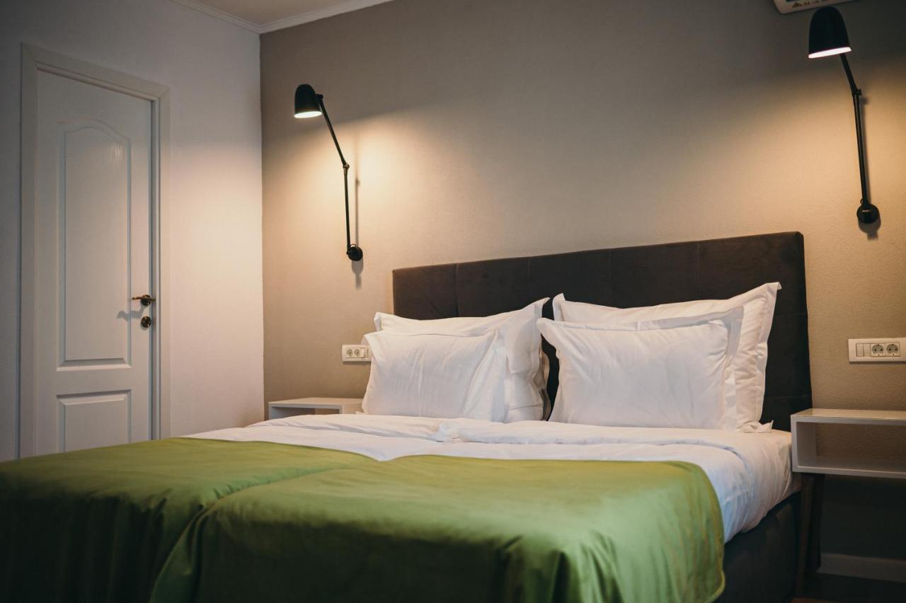 Nest Guesthouse Drobeta Turnu Severin Exterior photo