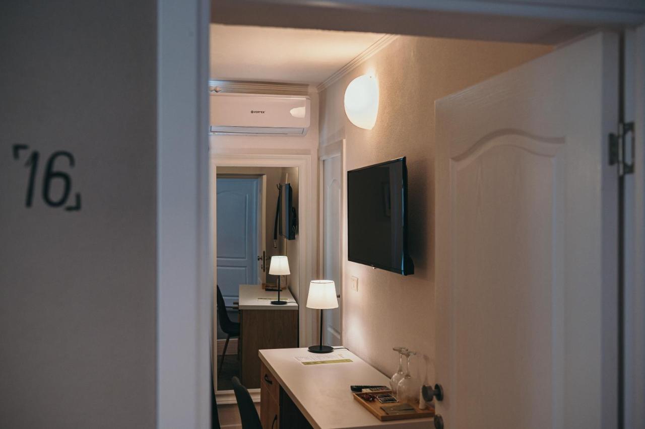 Nest Guesthouse Drobeta Turnu Severin Exterior photo